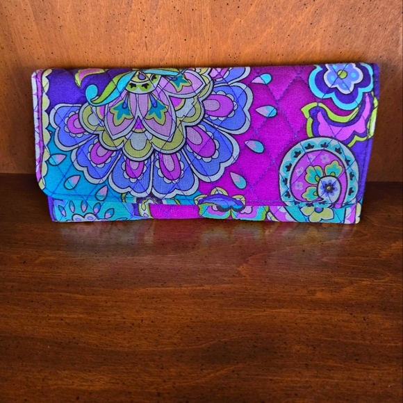 Vera Bradley Handbags - NWOT Vera Bradley Manhattan Multicolor Floral Triple Estado Wallet